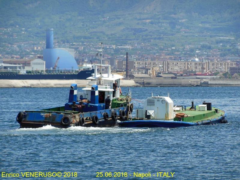 6 - Bettolina a rimorchio - Tow barge.jpg